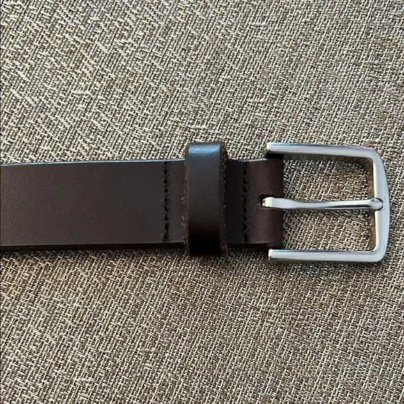 Sleek Black Belt with Modern Buckle - Picture 2 of 2